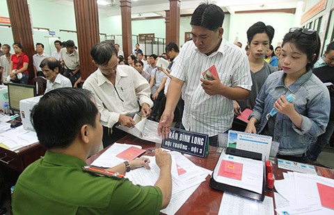 Đi làm căn cước, vật vã vì thiếu ngày, tháng sinh!