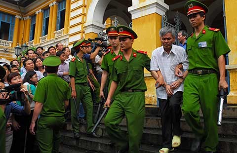 Chính phủ không chỉ đạo chống tham nhũng được