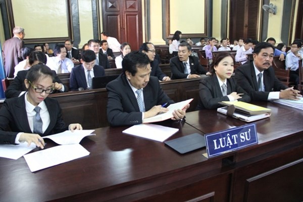 Điều tra viên còn dùng thủ thuật đối phó luật sư