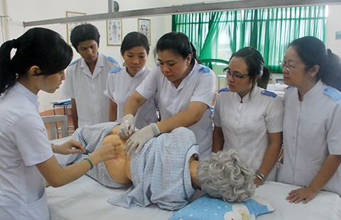 Nâng cấp 115.000 cán bộ y tế trung, sơ cấp