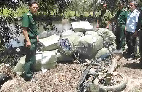 Từ 1-5, tạm giữ người buôn lậu tính bỏ trốn, phi tang