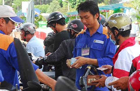 Khó trả lại 3.500 tỉ đồng trong vụ ‘người mua xăng bị móc tú’