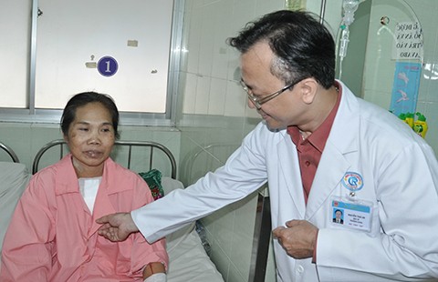Ứng dụng kỹ thuật phẫu thuật động mạch chủ ngực ít xâm lấn