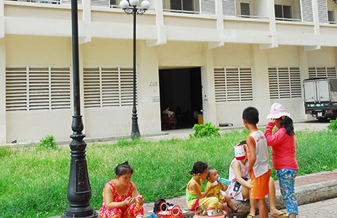 Dân không chịu vào chung cư tái định cư