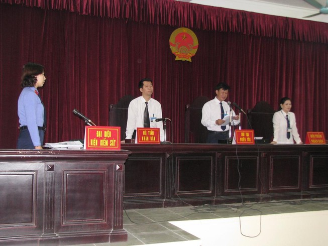 Các TAND cấp cao nên xử lưu động cả án dân sự