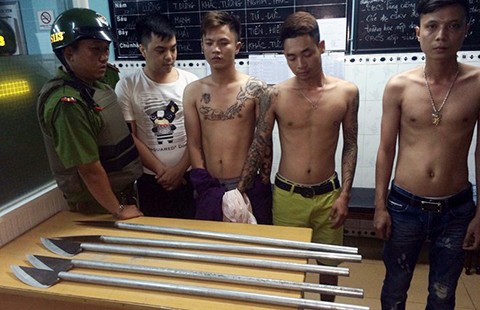 Giang hồ Trương Ghi Ta nộp cả bao vũ khí