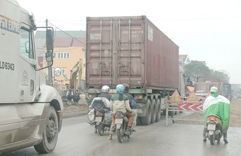 Cao tốc không đi, lại đi ‘đường làng’