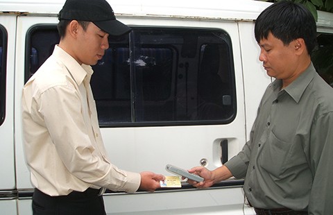 Tiền trợ giá đi xe buýt phải trả về cho dân