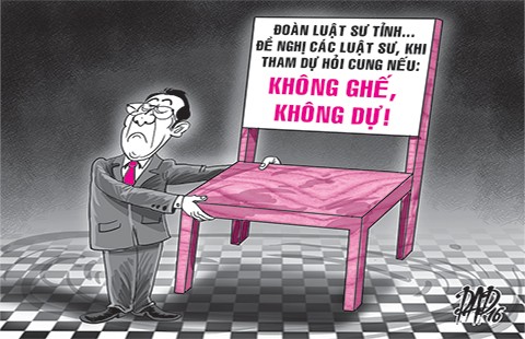 Luật sư từ chối dự cung nếu không có ghế