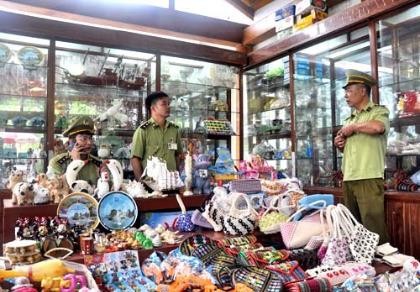 Siết kiểm tra hàng giả dịp 30-4