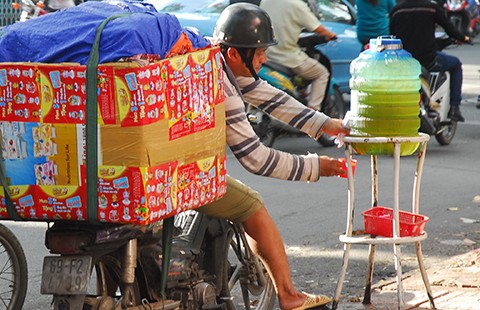 Khổ sở vì nắng nóng
