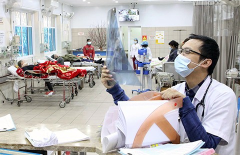 Trời nóng, bệnh nhân nhập viện gia tăng