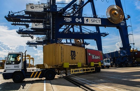 Dẹp loạn mê hồn trận phí tàu, phí cảng