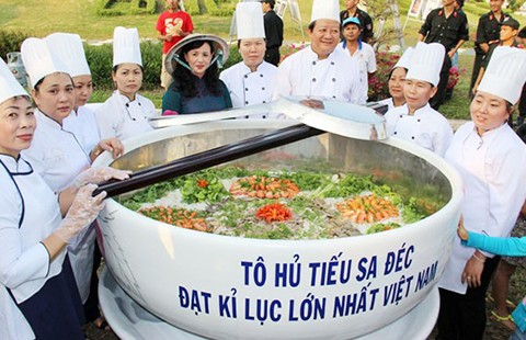 Những kỷ lục mang màu sắc khoe mẽ