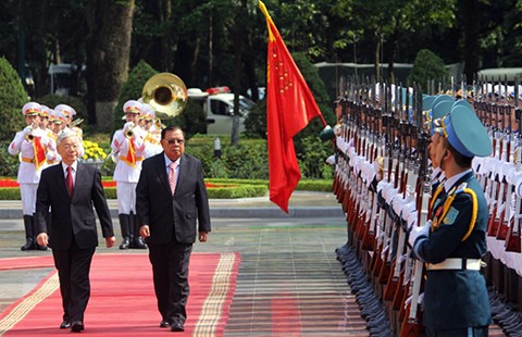 Việt Nam, Lào cùng quan ngại về tình hình biển Đông