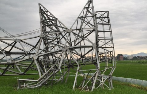 Phó thủ tướng yêu cầu kiểm tra sự cố gãy cột điện 500 kV