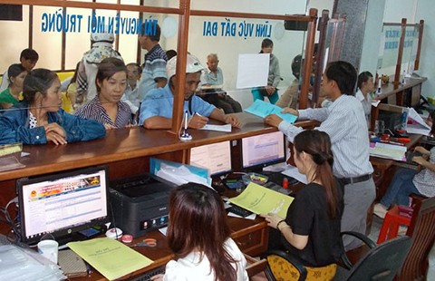 Bị thủ tục hành chính ‘hành’: Cứ báo Sở Tư pháp!