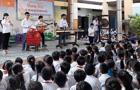 Nhóm nhạc đặc biệt của nghệ sĩ Linh Trung