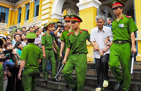 Nương tay với tham nhũng cũng phải bị xử lý