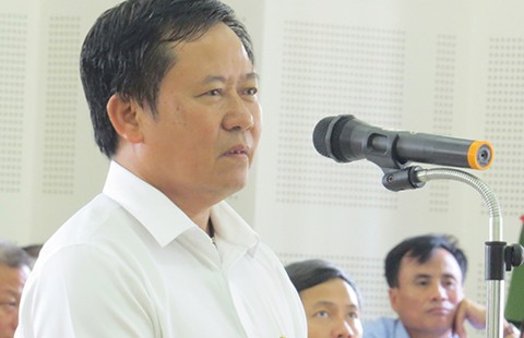 Cơ quan điều tra bán gỗ vật chứng là trái luật