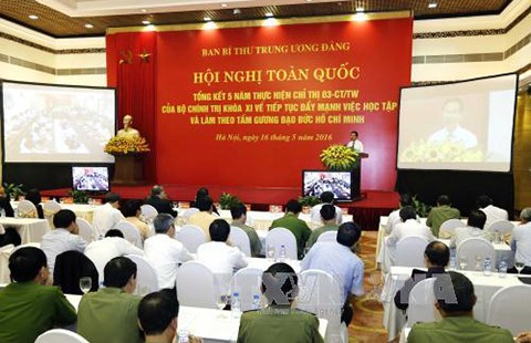 Học Bác, nhiều cán bộ phục vụ dân tốt hơn