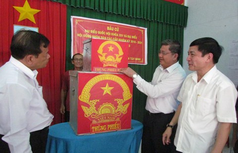 Cuộc thi công dân và bầu cử: 22-5, đi bầu và thi để rinh giải!