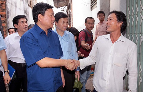 Bí thư Thăng: ‘Tất cả người dân trên kênh phải có nhà mới’