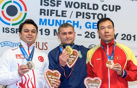 Hoàng Xuân Vinh đoạt HCĐ World Cup