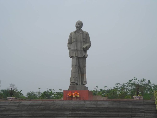 Tượng đài Chủ tịch Hồ Chí Minh: Chỉ xây khi Thủ tướng đồng ý