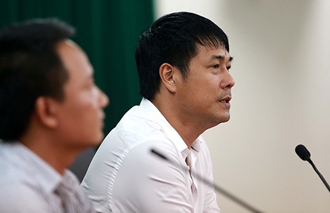 Ai tự làm yếu đội tuyển?