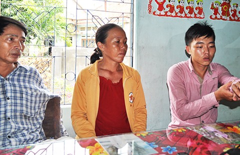 Trưởng công an xã vô cớ bắt người