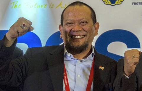 FIFA dỡ án phạt, Indonesia xử quan tham