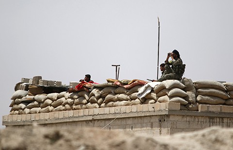 Nga và Mỹ quyết đánh bật IS khỏi hang ổ Raqqa
