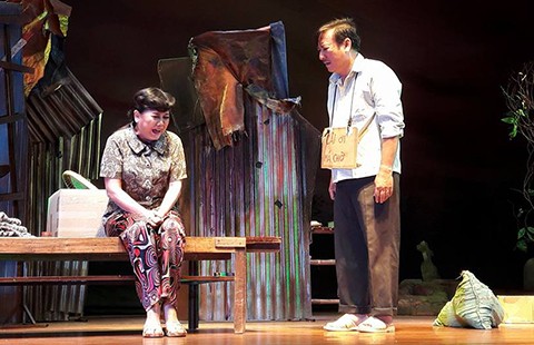 Khóc như mưa với Rau răm ở lại của Hoàng Thái Thanh