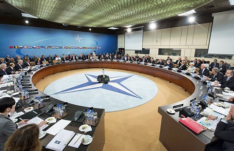 NATO tố Nga tập trung quân ở biên giới Ukraine
