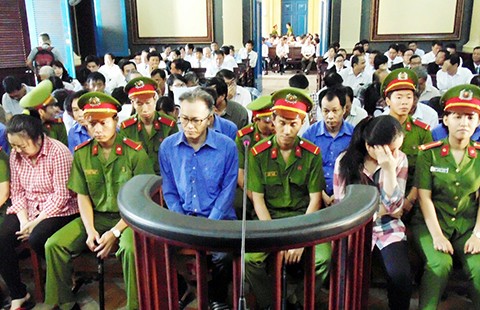 Nhân chứng giúp ‘chỉnh’ bản cung, được không?