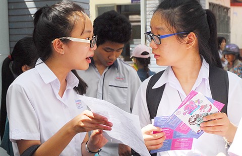TP.HCM: Điểm chuẩn lớp 10 chuyên tăng cao