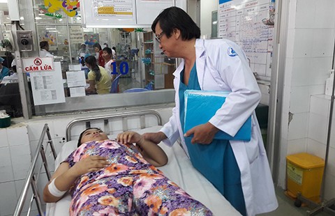 Lần đầu mổ cứu bé gái bị u tụy suốt 4 năm