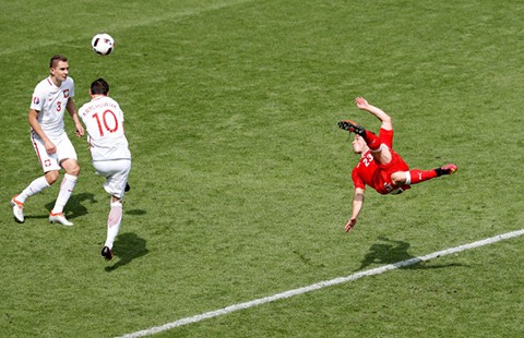 Hàng hiếm Shaqiri giữa cơn bão bóng đá thực dụng