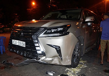Công an thông tin về xe Lexus biển 80A gây tai nạn