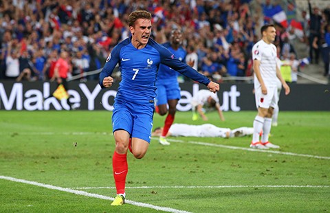 Vua mới Griezmann từng bị ruồng bỏ ở quê nhà