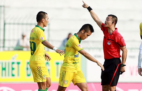 Cái sai của V-League