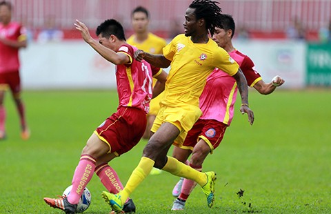 Vòng 16 Toyota V-League: SL Nghệ An thua trên sân nhà