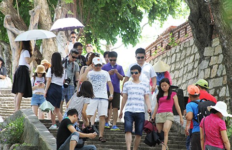 Để người Trung Quốc thao túng du lịch, Sở Du lịch tỉnh Khánh Hòa xin lỗi