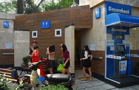 Nhà hàng, khách sạn có nên miễn phí cho khách đi vệ sinh?