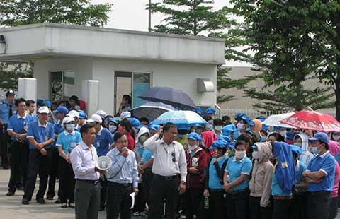 Công đoàn lúng túng khởi kiện nợ BHXH