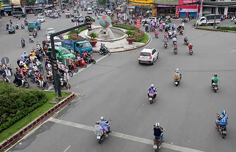 "Đòi bỏ đèn vàng là chưa hiểu rõ luật giao thông"
