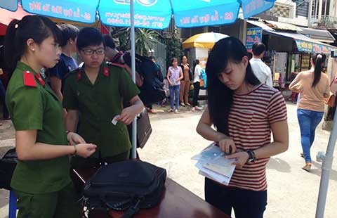 Khối trường công an, quân đội giảm mạnh chỉ tiêu