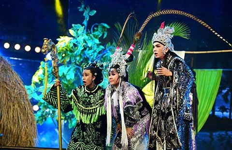 Ngũ Sắc - mang cải lương đột phá làng hài