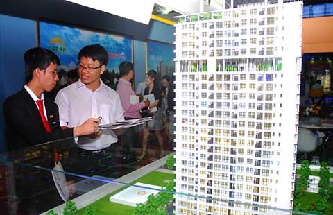 Đau khổ trước 'cánh đồng bất tận' thủ tục